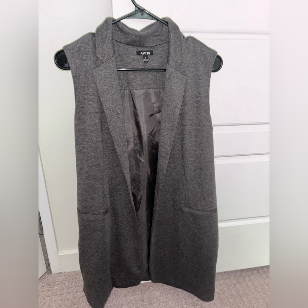APTW Gray Sleeveless Vest